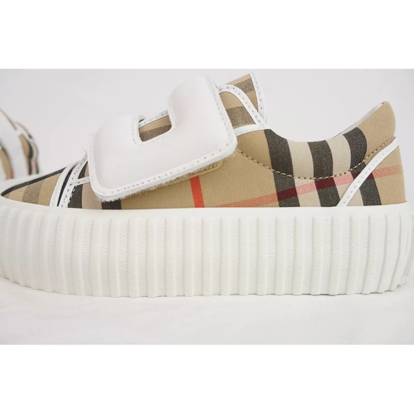 Toddler Burberry Sneakers unisex, size 7-8 - Picture 1 of 11